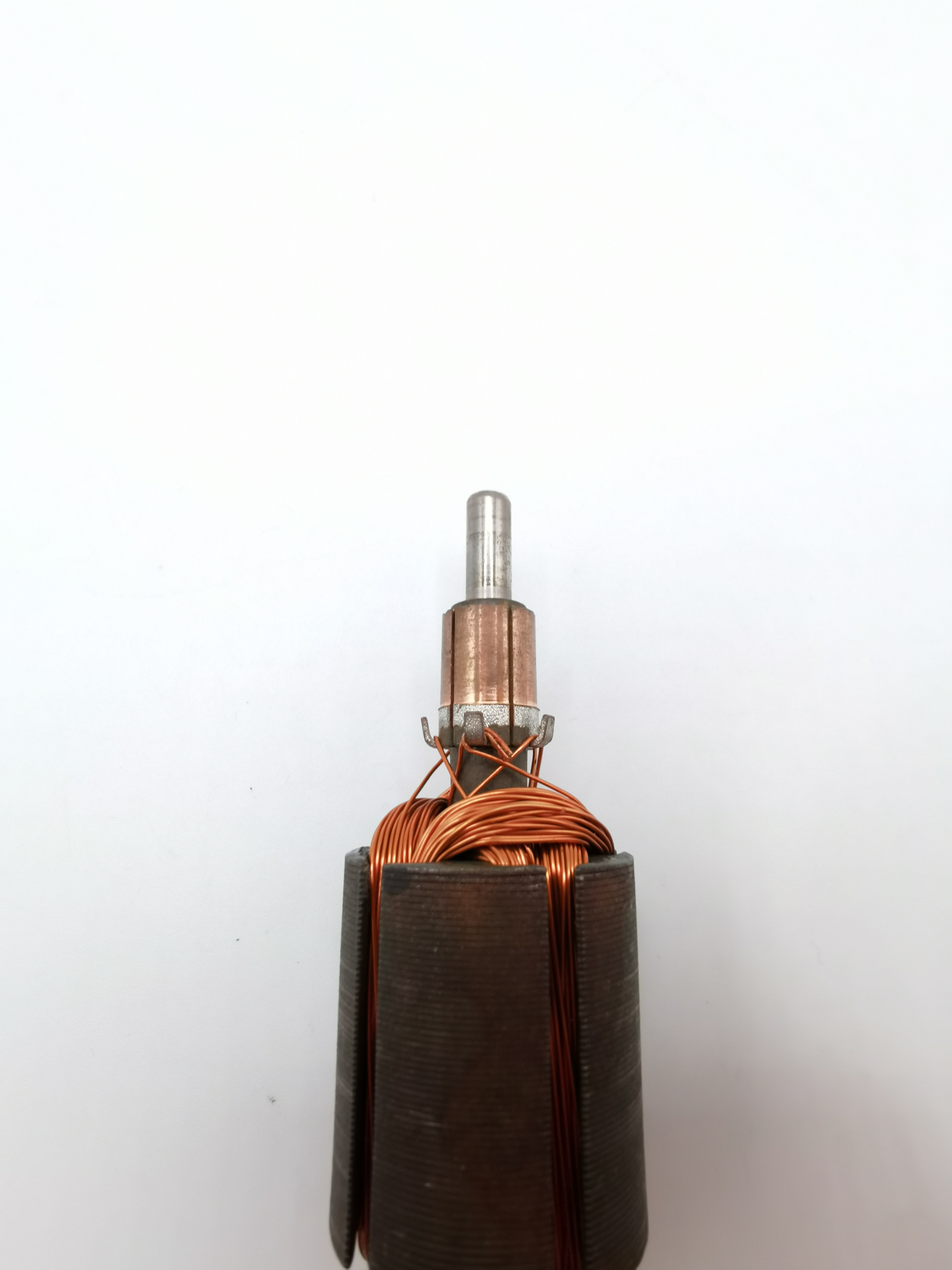 马达定子漆包线与钩子焊接工艺样品